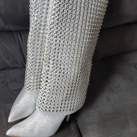 ✨ GIANNI BINI SILVER CRYSTAL HEELED BOOTS ✨Brand: Gianni Bini  Size: 7.5  Co - Picture 6 of 9